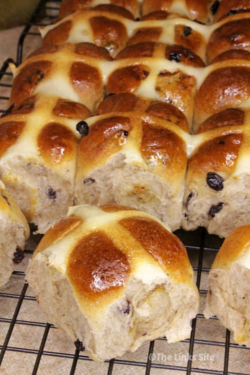 Mini Hot Cross Buns (Soft, Fluffy & Perfectly Spiced)