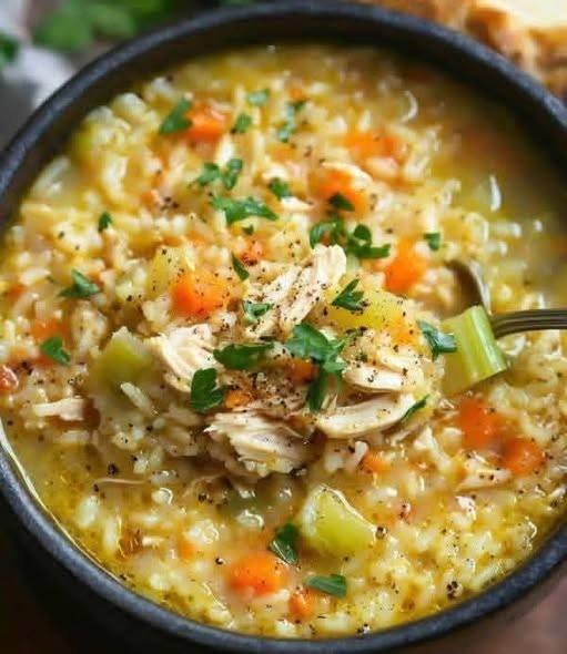 Classic Chicken & Rice Soup (Weight-Loss & Digestion Friendly)