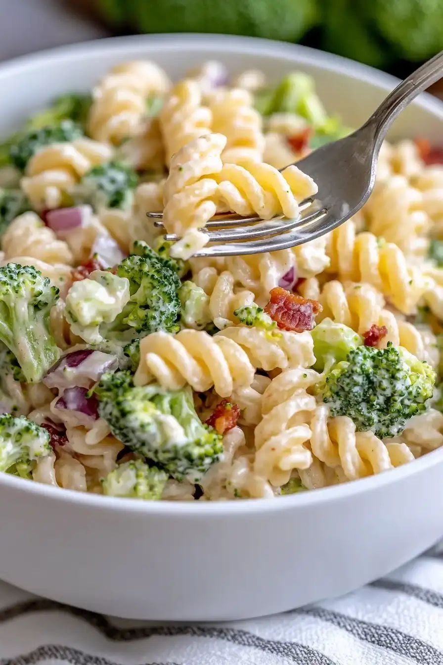 Tasty Broccoli Pasta Salad (Crowd-Pleaser Side Dish)