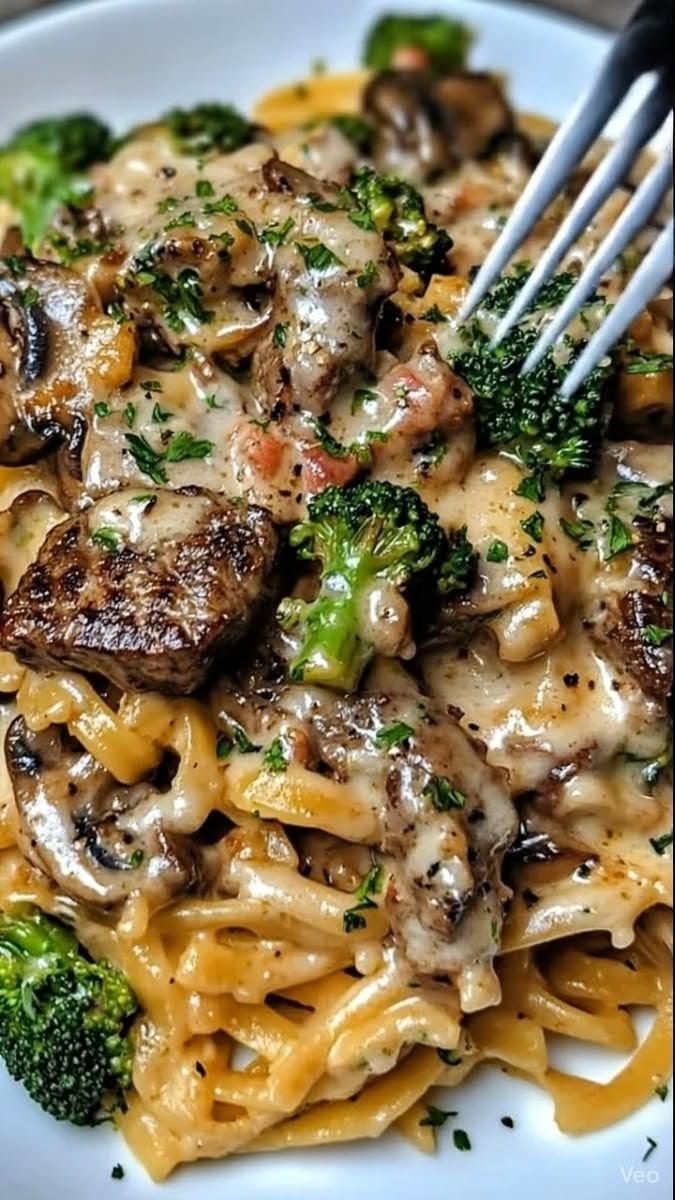 Smoky Parmesan Steak Linguine with Broccoli & Mushrooms