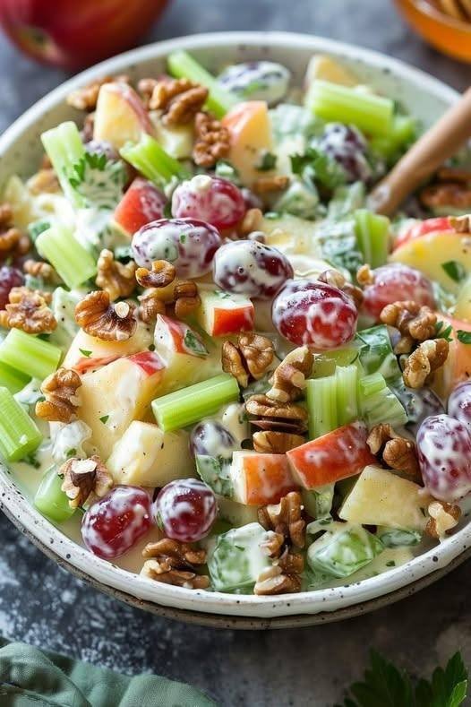 Light Waldorf Salad (Full Recipe)